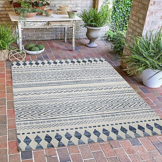 Linon Marco Outdoor Washable Rug 6 Linon Marco Outdoor Washable Rug - Image 6